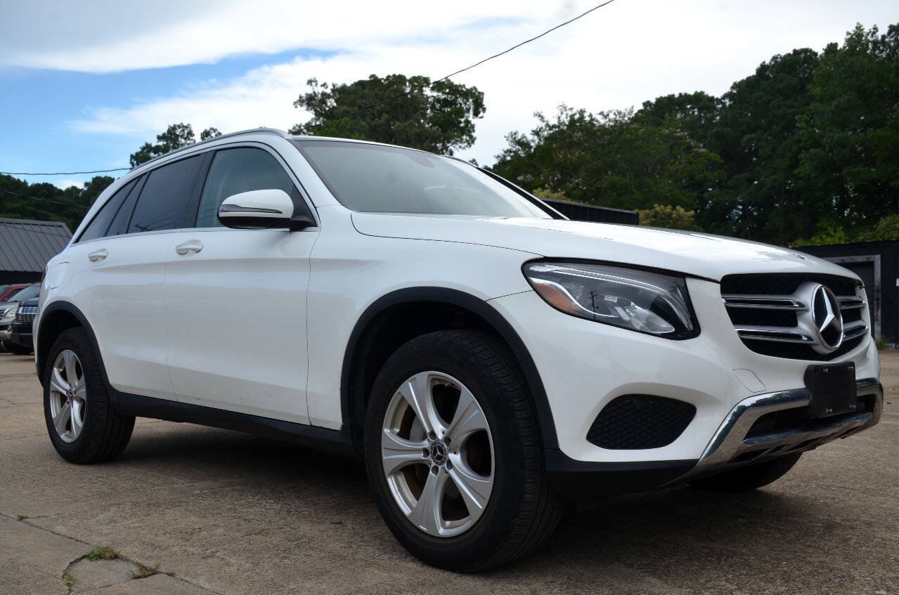 Used 2018 Mercedes-Benz GLC 300 4MATIC image 4