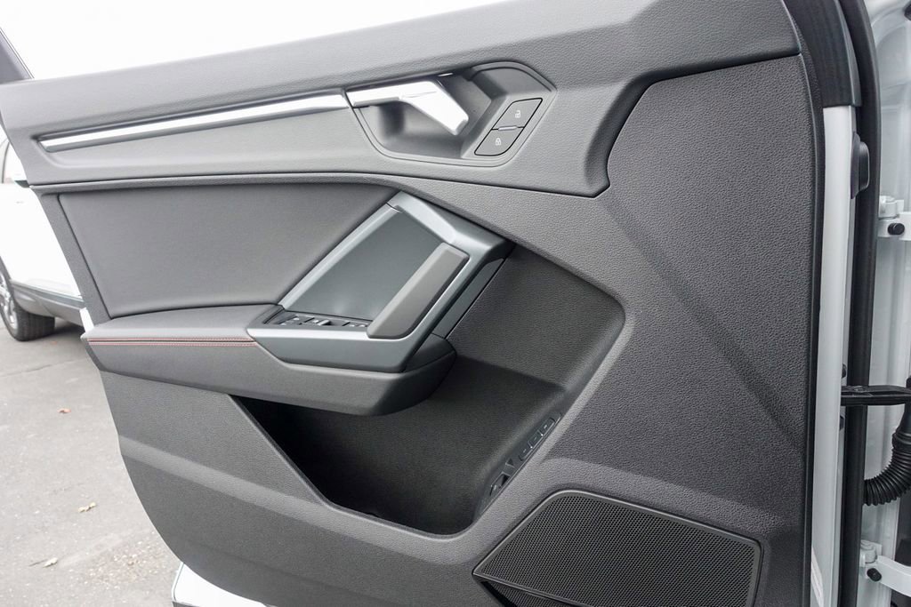 Used 2025 Audi Q3 2.0T Premium Plus w/ Premium Plus Package image 14