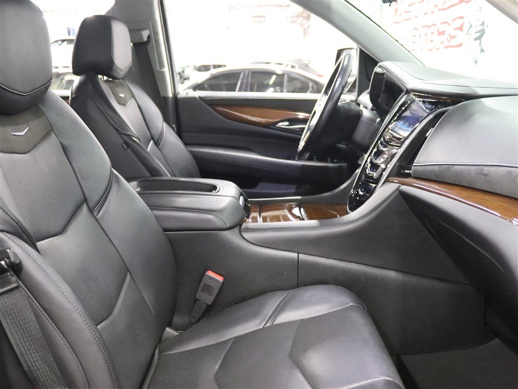 Used 2019 Cadillac Escalade Premium Luxury AWD/4WD image 20