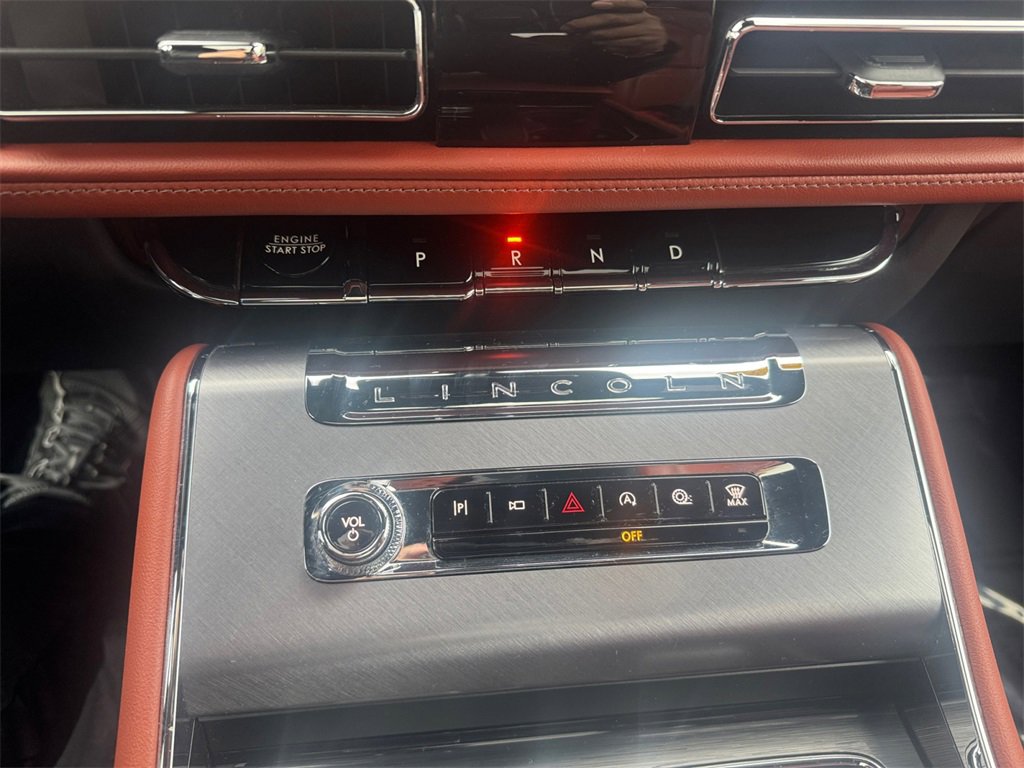 Used 2025 Lincoln Aviator Reserve w/ Equipment Group 201A image 21