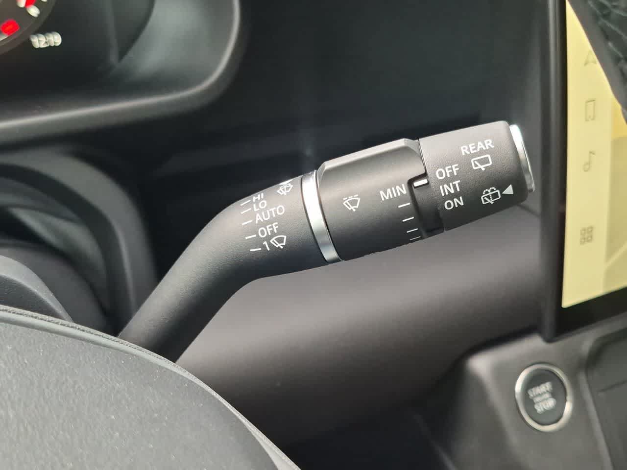 New 2026 Land Rover Defender 110 X-Dynamic SE AWD/4WD image 28