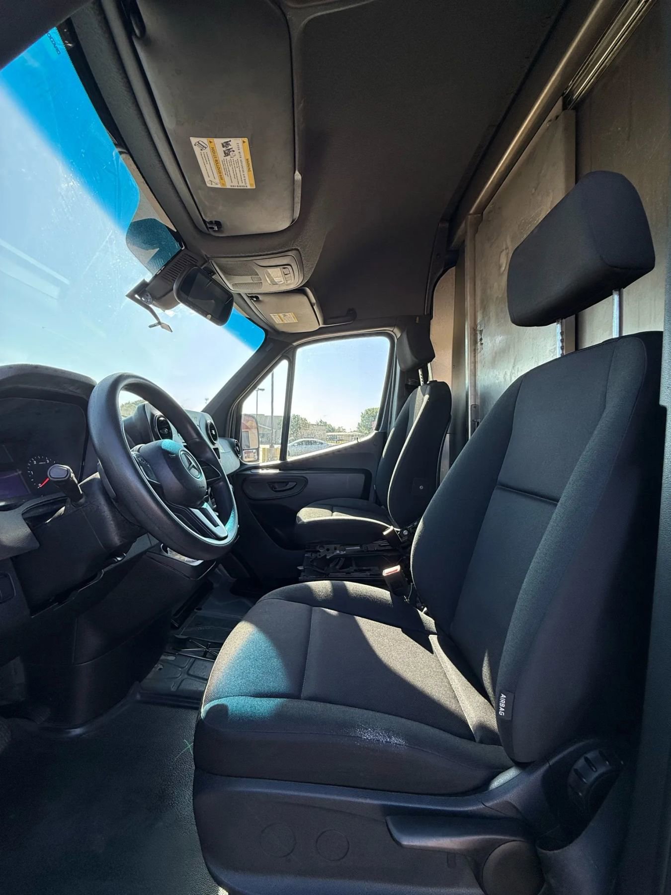 Used 2019 Mercedes-Benz Sprinter 144 image 8