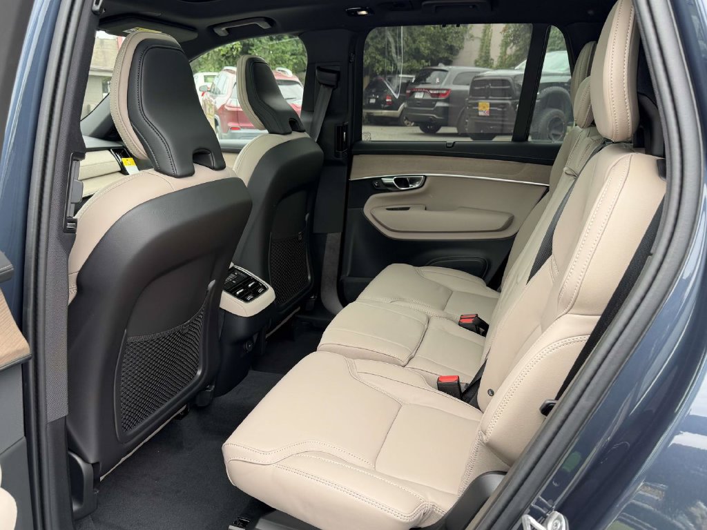 New 2026 Volvo XC90 B6 Ultra w/ Protection Package Premier AWD/4WD image 14