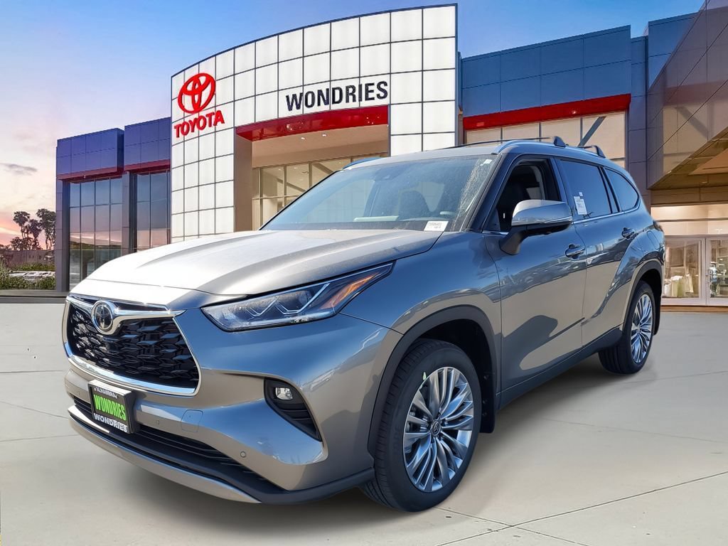 New 2026 Toyota Highlander Platinum AWD/4WD image 2