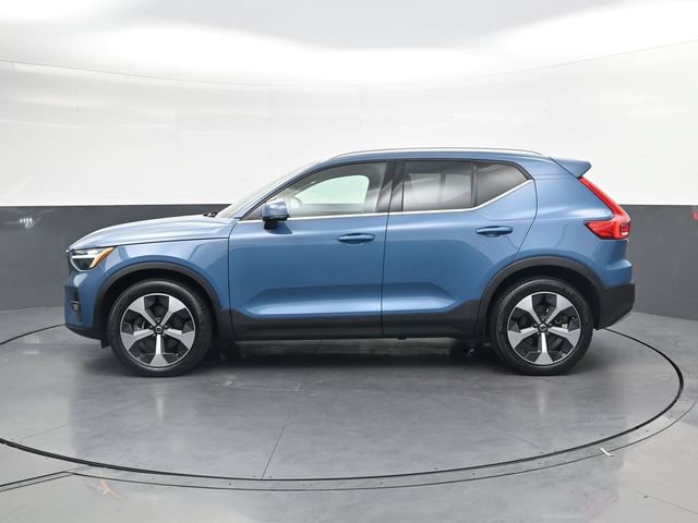 Used 2024 Volvo XC40 B5 Plus AWD/4WD image 8