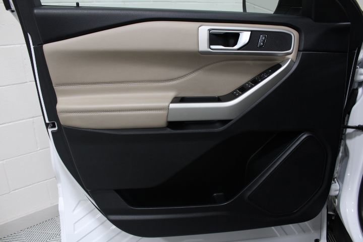 Used 2022 Ford Explorer XLT w/ Equipment Group 202A image 15