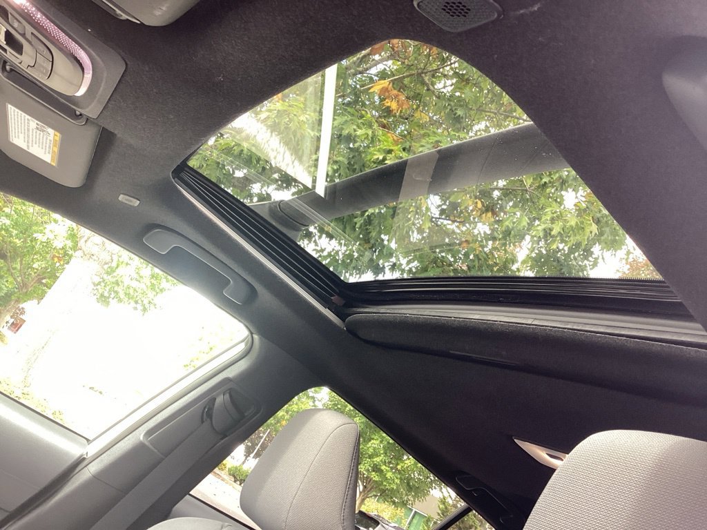 Used 2025 Toyota Corolla Cross AWD Hybrid w/ Moonroof Package image 3