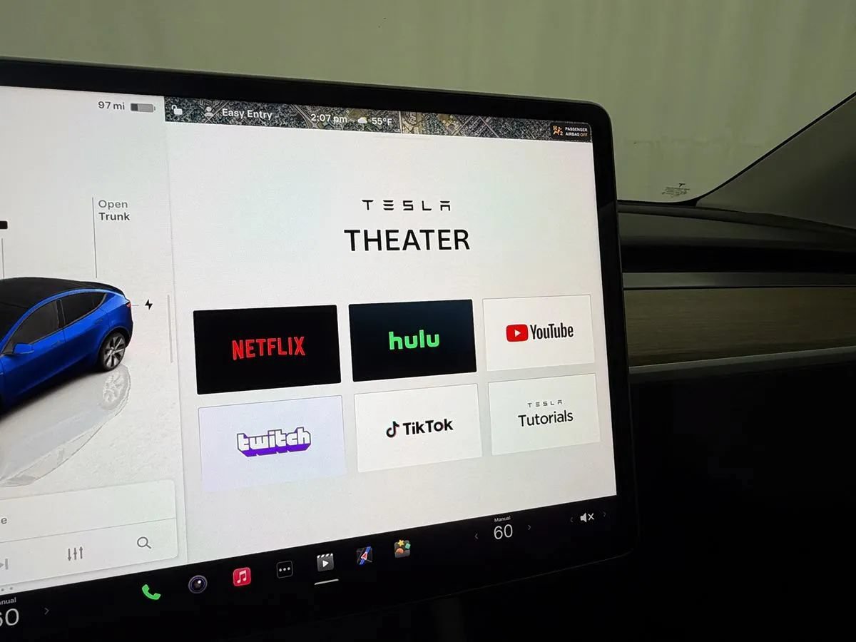 Used 2023 Tesla Model Y Long Range AWD/4WD image 22