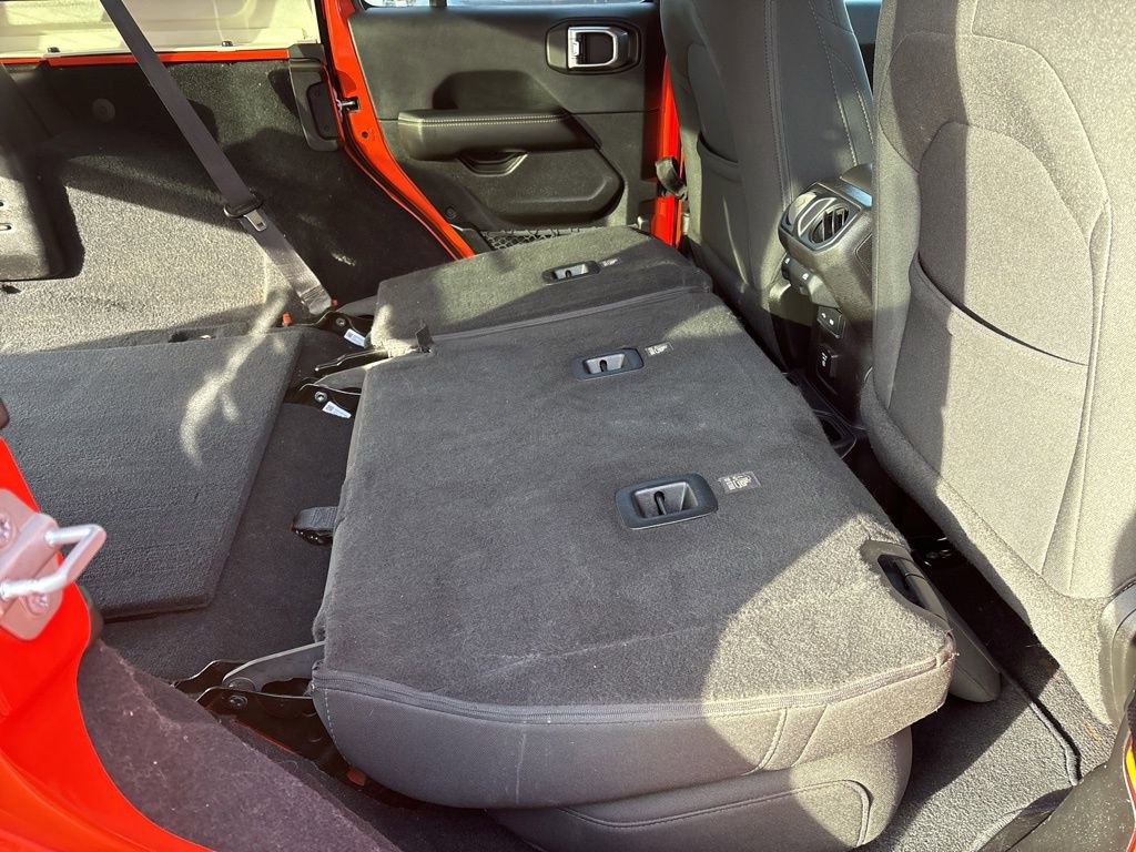 Used 2018 Jeep Wrangler Unlimited Sahara image 31