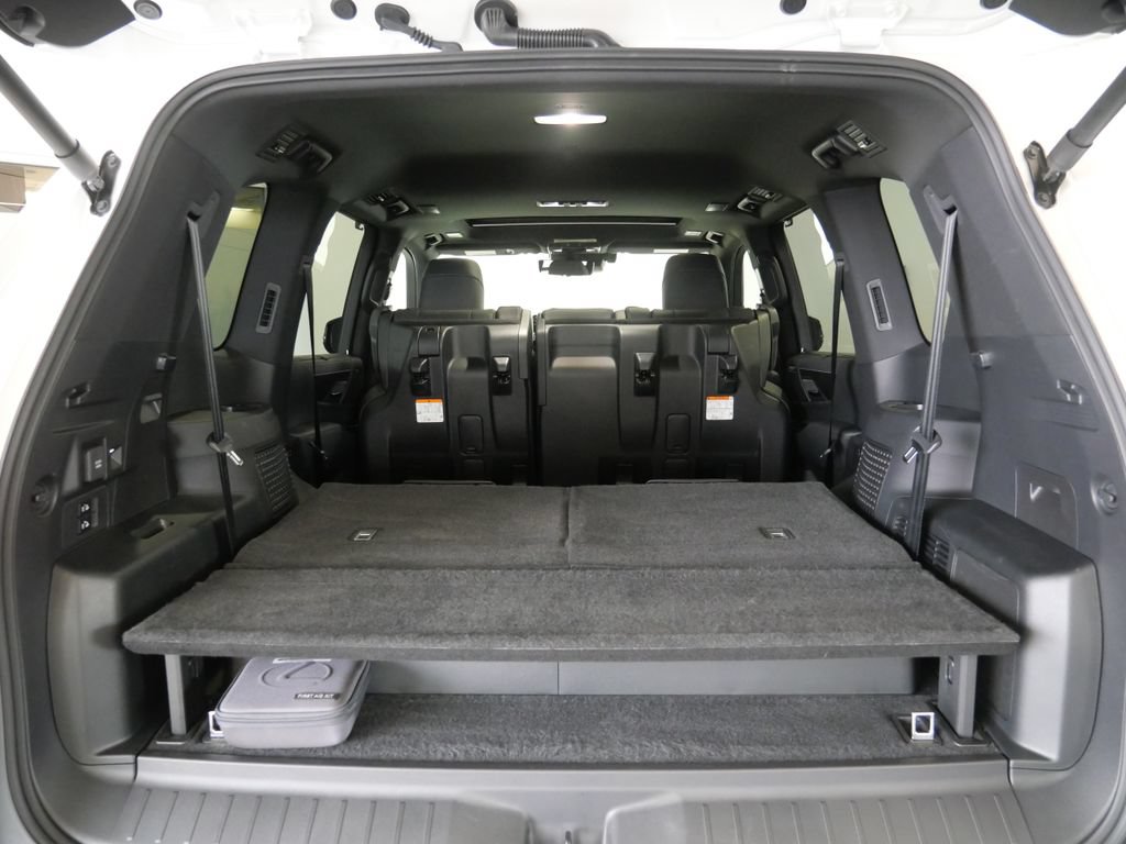 Certified 2025 Lexus LX 700h Overtrail AWD/4WD image 34