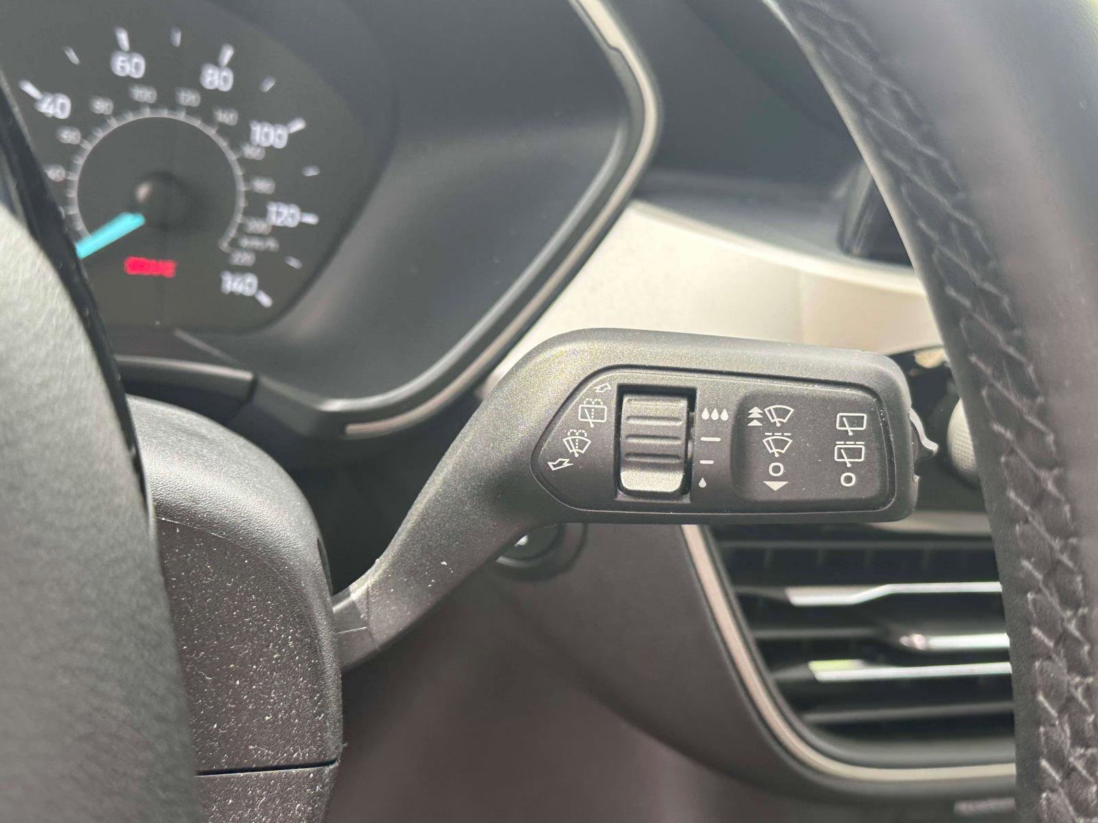 Used 2022 Ford Escape SE w/ Cold Weather Package image 22