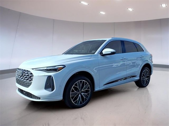 Used 2025 Audi Q5 Premium Plus w/ Premium Plus image 2