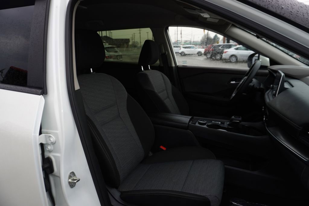 Used 2023 Nissan Rogue SV image 27