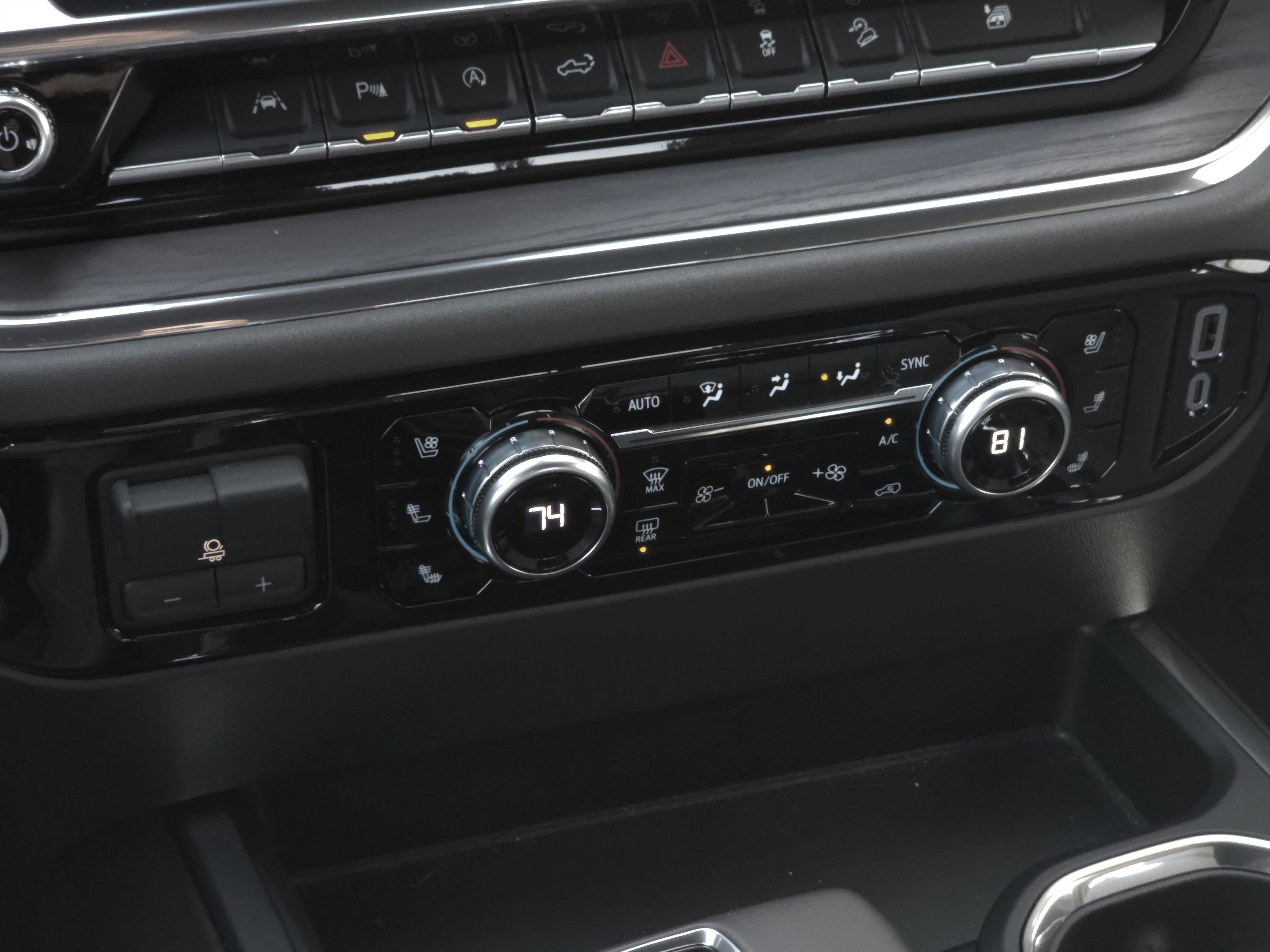 Used 2024 GMC Sierra 1500 SLT w/ SLT Premium Plus Package image 15