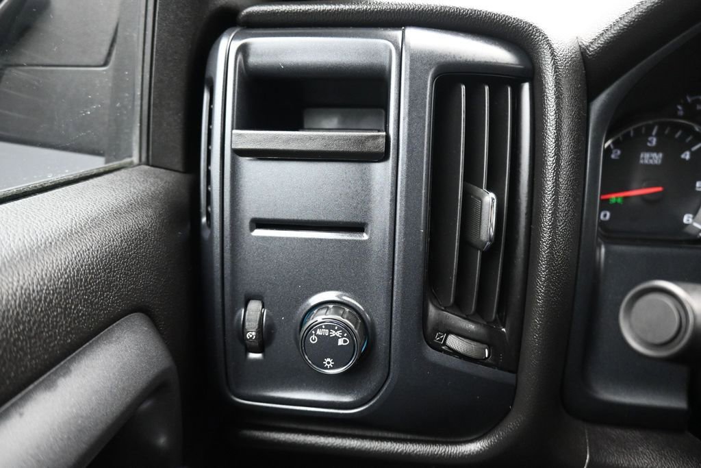 Used 2018 Chevrolet Silverado 1500 Custom w/ Custom Value Package AWD/4WD image 25