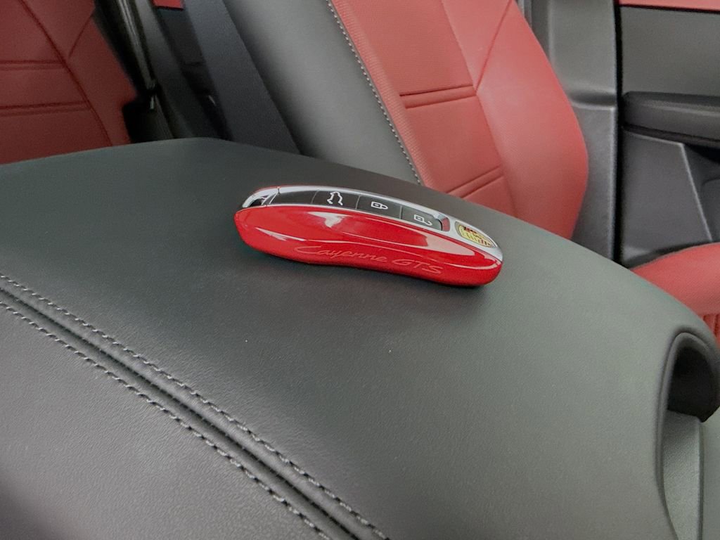 New 2026 Porsche Cayenne GTS image 30
