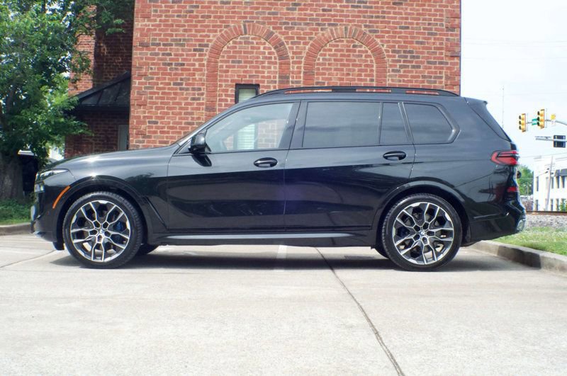 Used 2023 BMW X7 xDrive40i AWD/4WD image 8