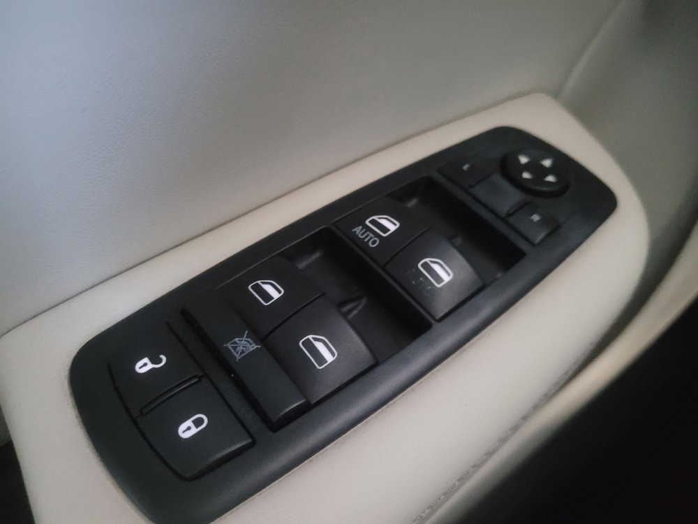 Used 2015 Chrysler 200 C w/ Navigation & Sound Group I FWD image 27