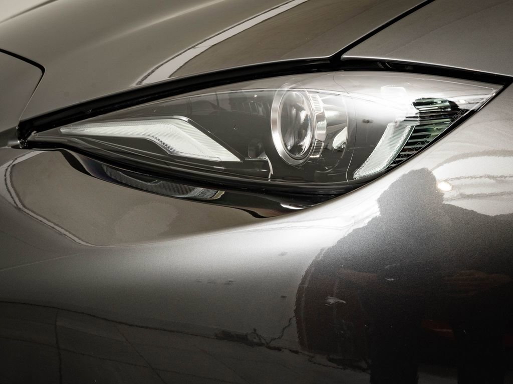Used 2024 MAZDA MX-5 Miata RF Grand Touring RWD image 16
