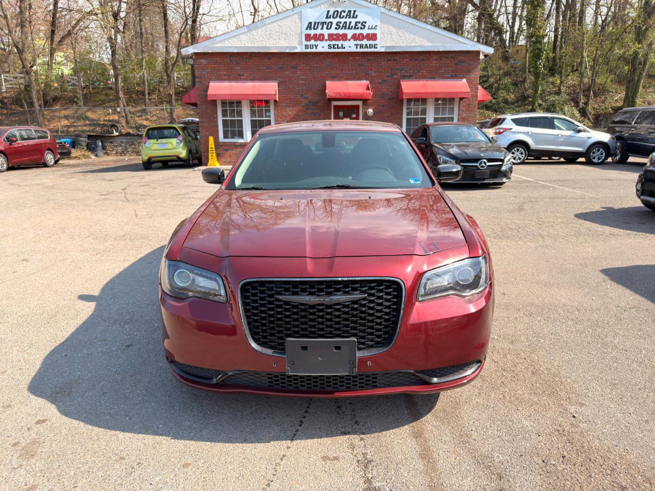 Used 2020 Chrysler 300 Touring w/ Sport Appearance Package image 2