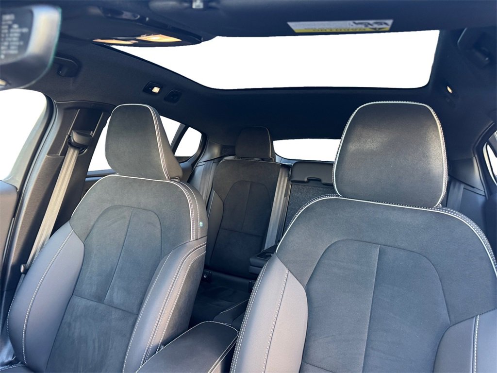 Certified 2022 Volvo C40 P8 Recharge Ultimate image 22