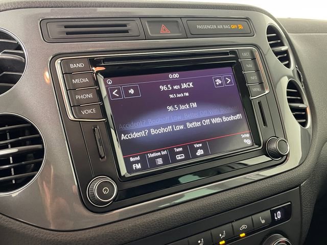 Used 2017 Volkswagen Tiguan SEL AWD/4WD image 7
