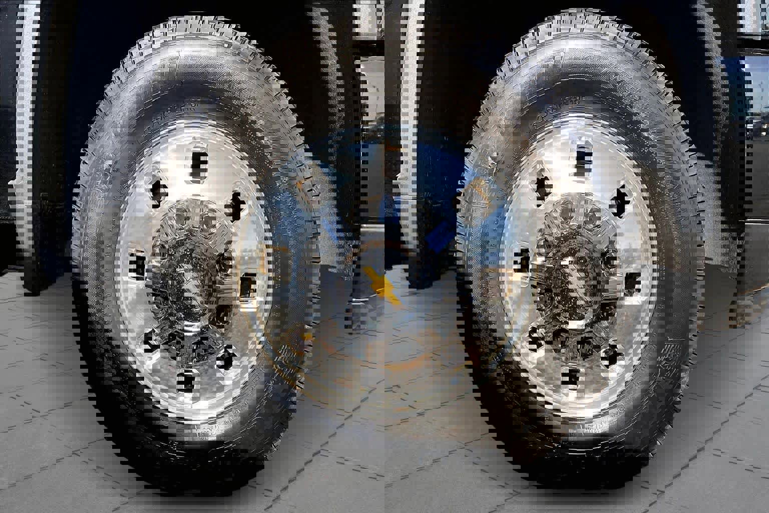 Used 2024 Chevrolet Silverado 3500 High Country w/ High Country Premium Package image 9