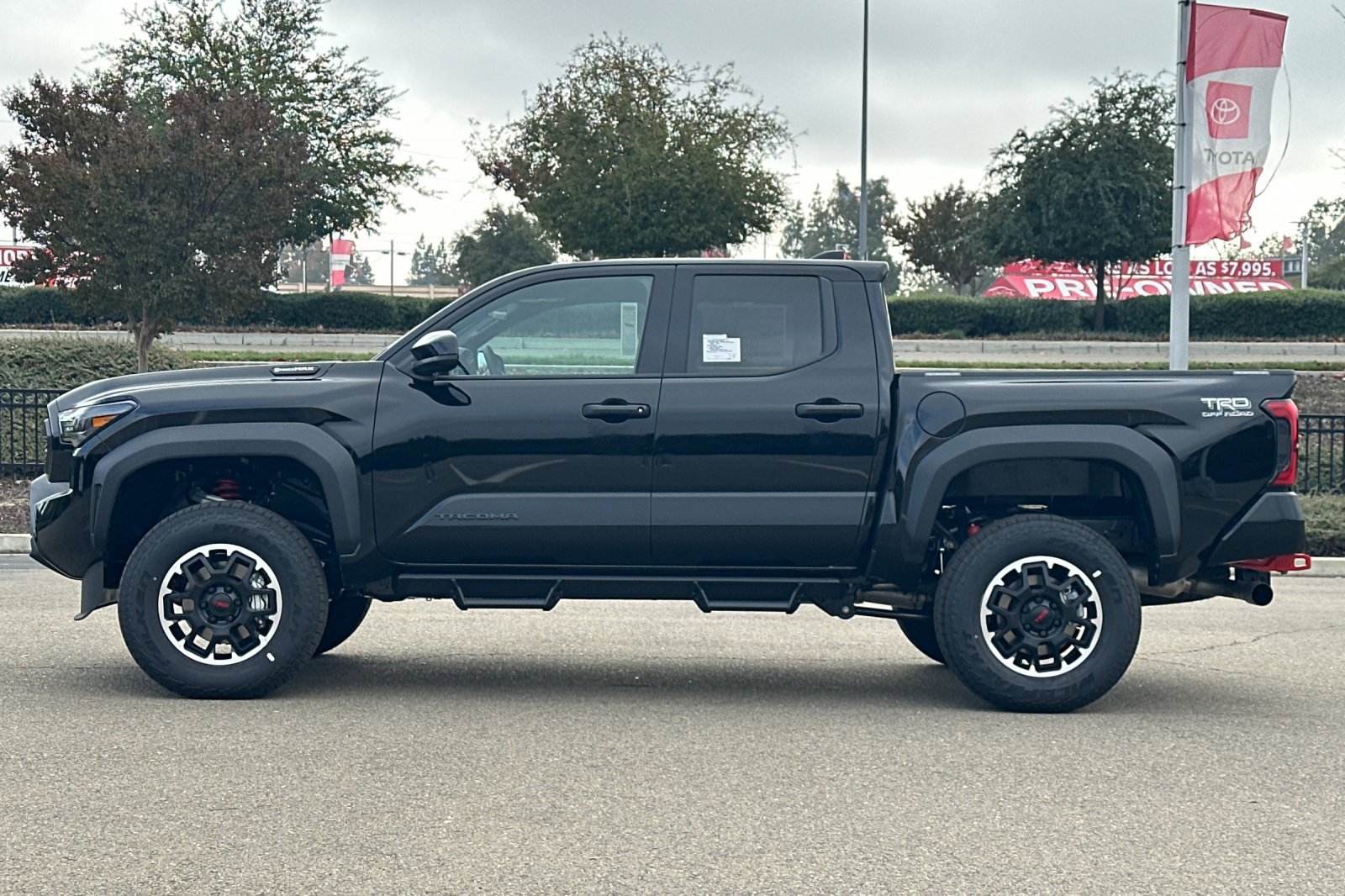 New 2025 Toyota Tacoma TRD Off-Road image 9