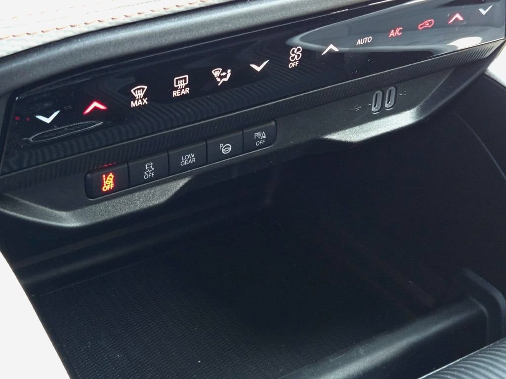 New 2026 Jeep Cherokee Overland w/ Advanced Pro Tech Group AWD/4WD image 33