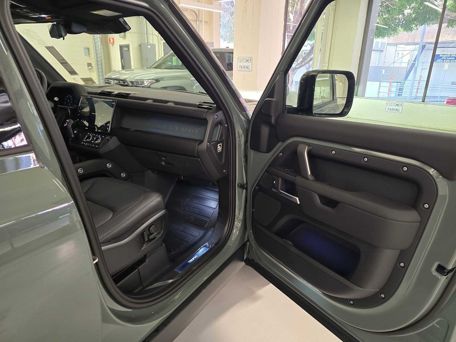 New 2026 Land Rover Defender 110 Trophy Edition AWD/4WD image 12
