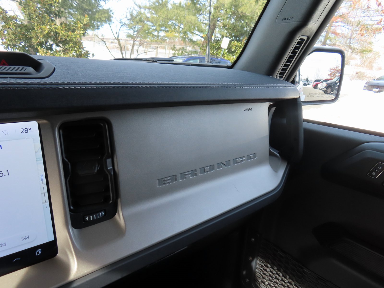 Used 2025 Ford Bronco Outer Banks image 24