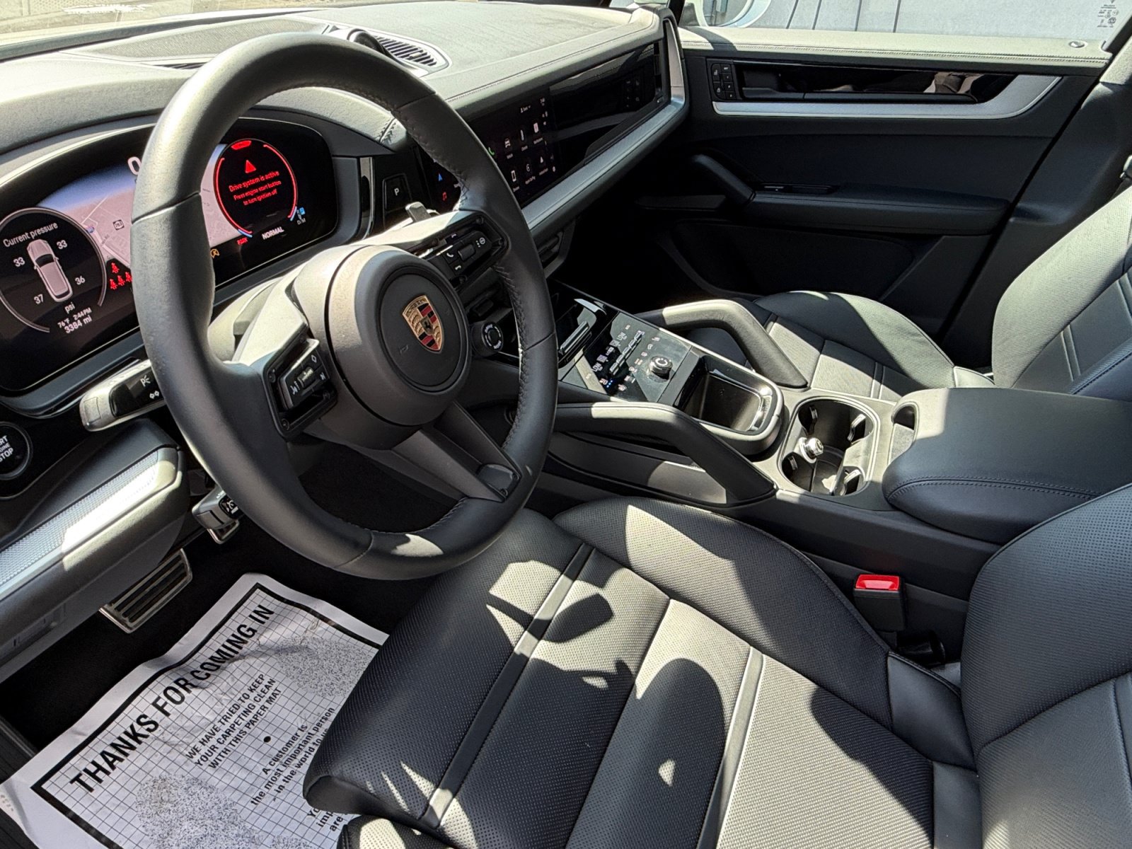 Certified 2025 Porsche Cayenne AWD/4WD image 4