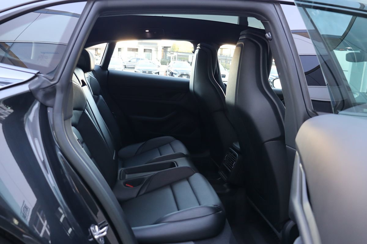 Used 2022 Porsche Taycan 4 Cross Turismo image 40