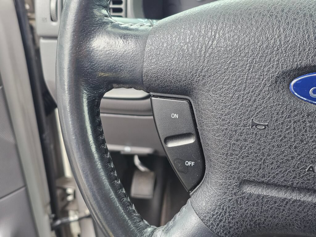 Used 2004 Ford Explorer XLT AWD/4WD image 31