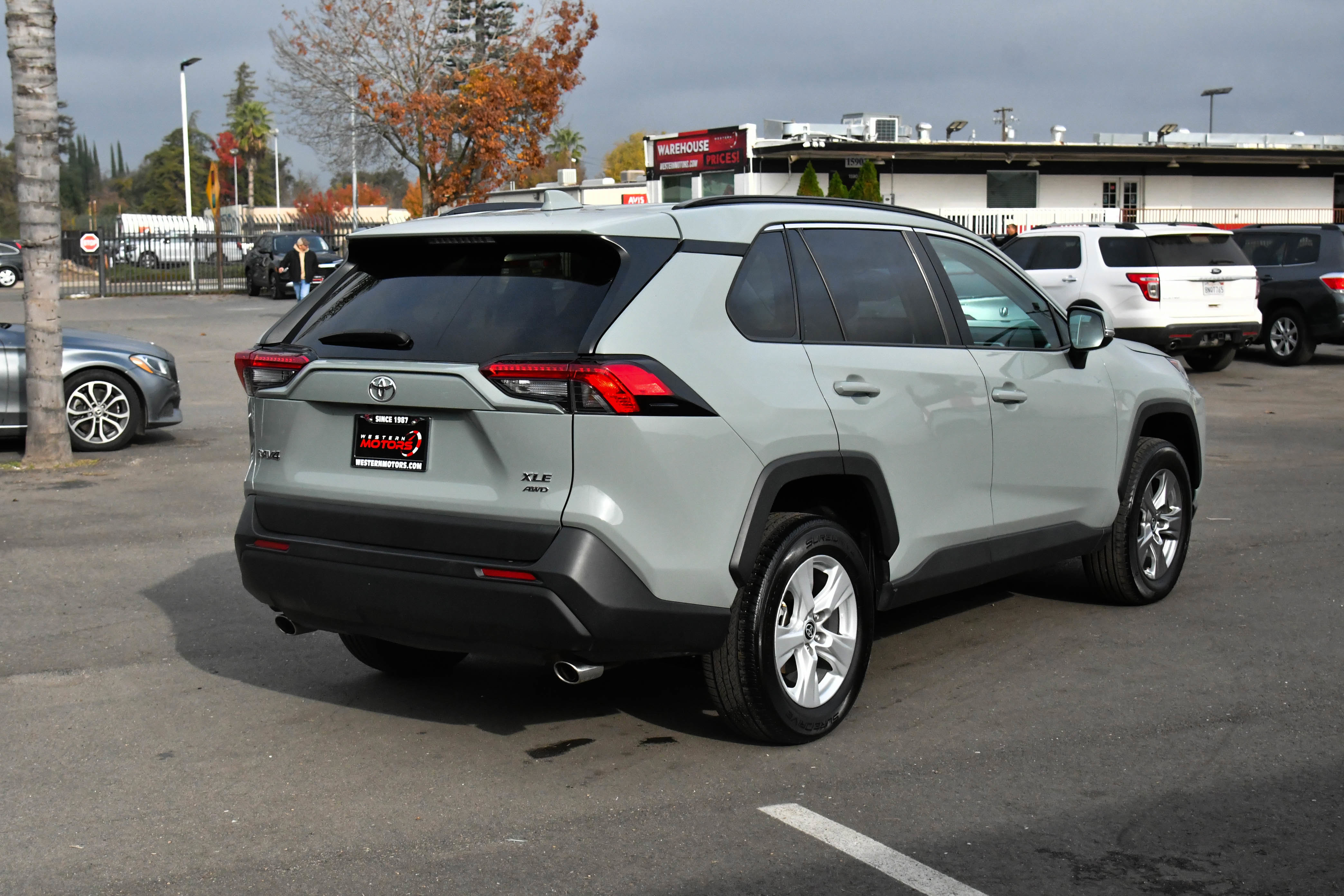 Used 2023 Toyota RAV4 XLE image 8