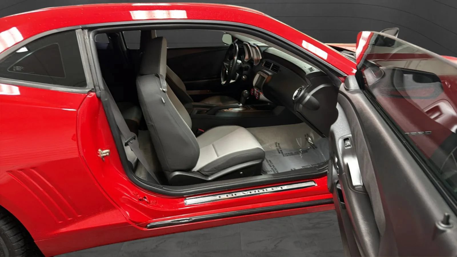 Used 2010 Chevrolet Camaro SS w/ RS Package RWD image 20