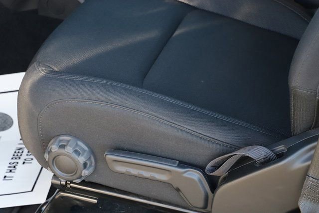 Used 2023 Jeep Gladiator Sport image 15