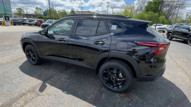 New 2026 Chevrolet Trax LT w/ Driver Confidence Package FWD image 8
