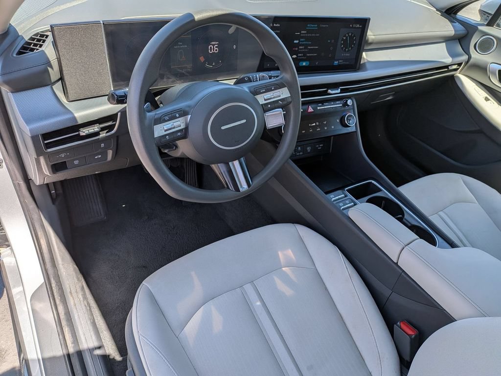 Used 2025 Hyundai Sonata SEL FWD image 16
