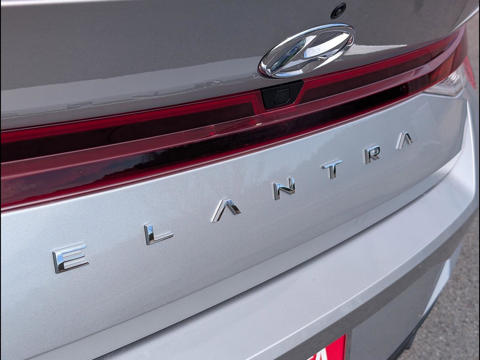 Used 2023 Hyundai Elantra SEL w/ Convenience Package image 16