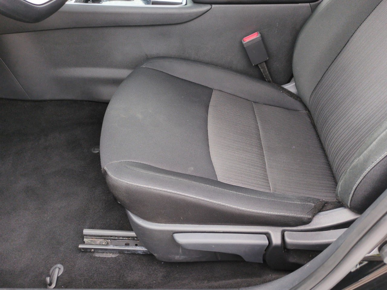 Used 2025 Nissan Sentra SV FWD image 13