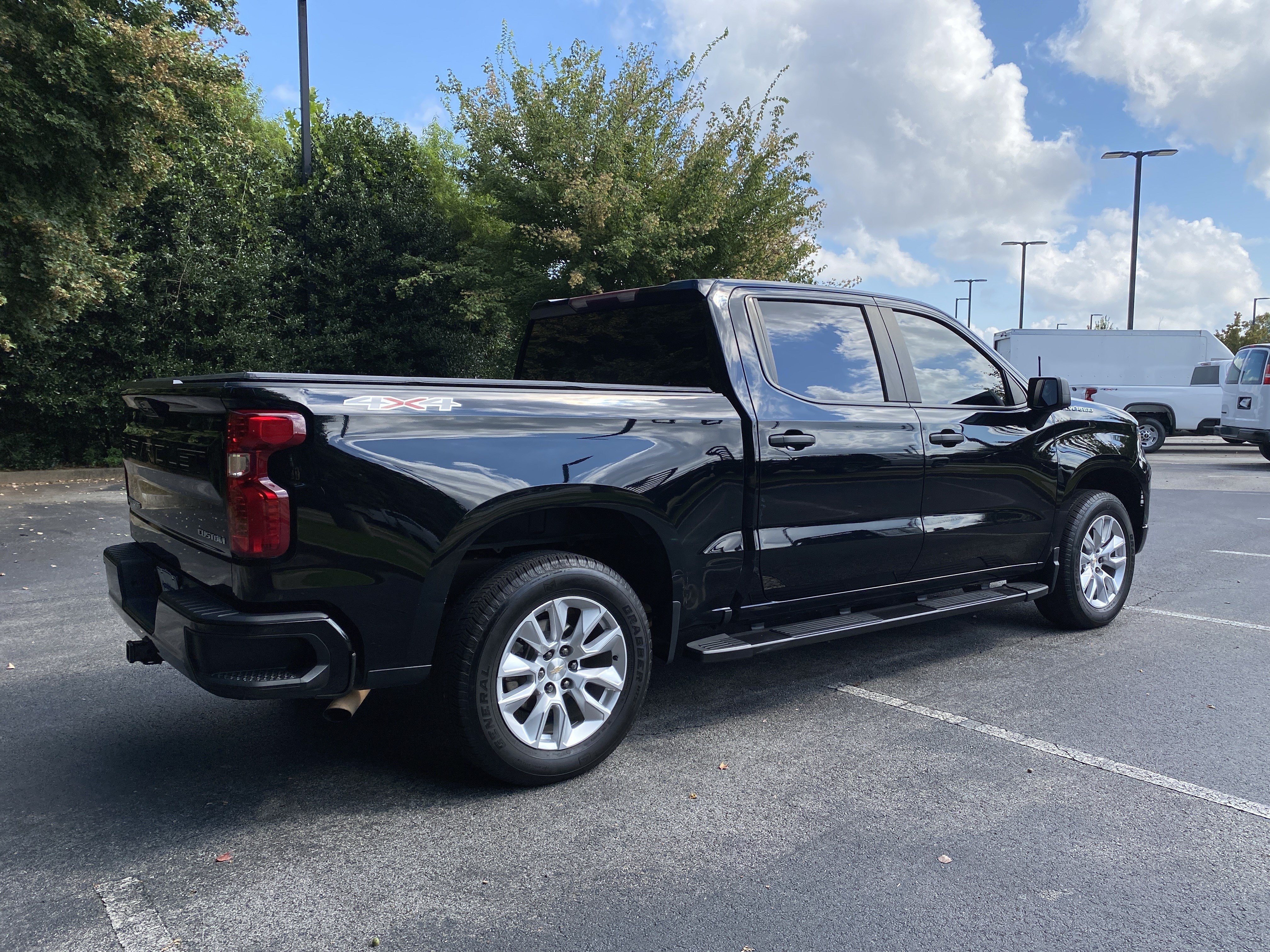 Used 2022 Chevrolet Silverado 1500 Custom AWD/4WD image 9