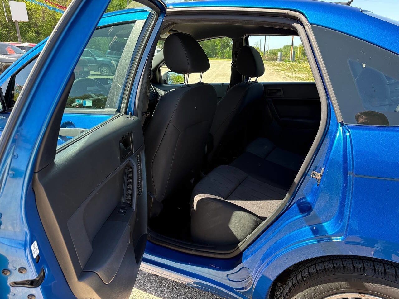 Used 2010 Ford Focus SE FWD image 10