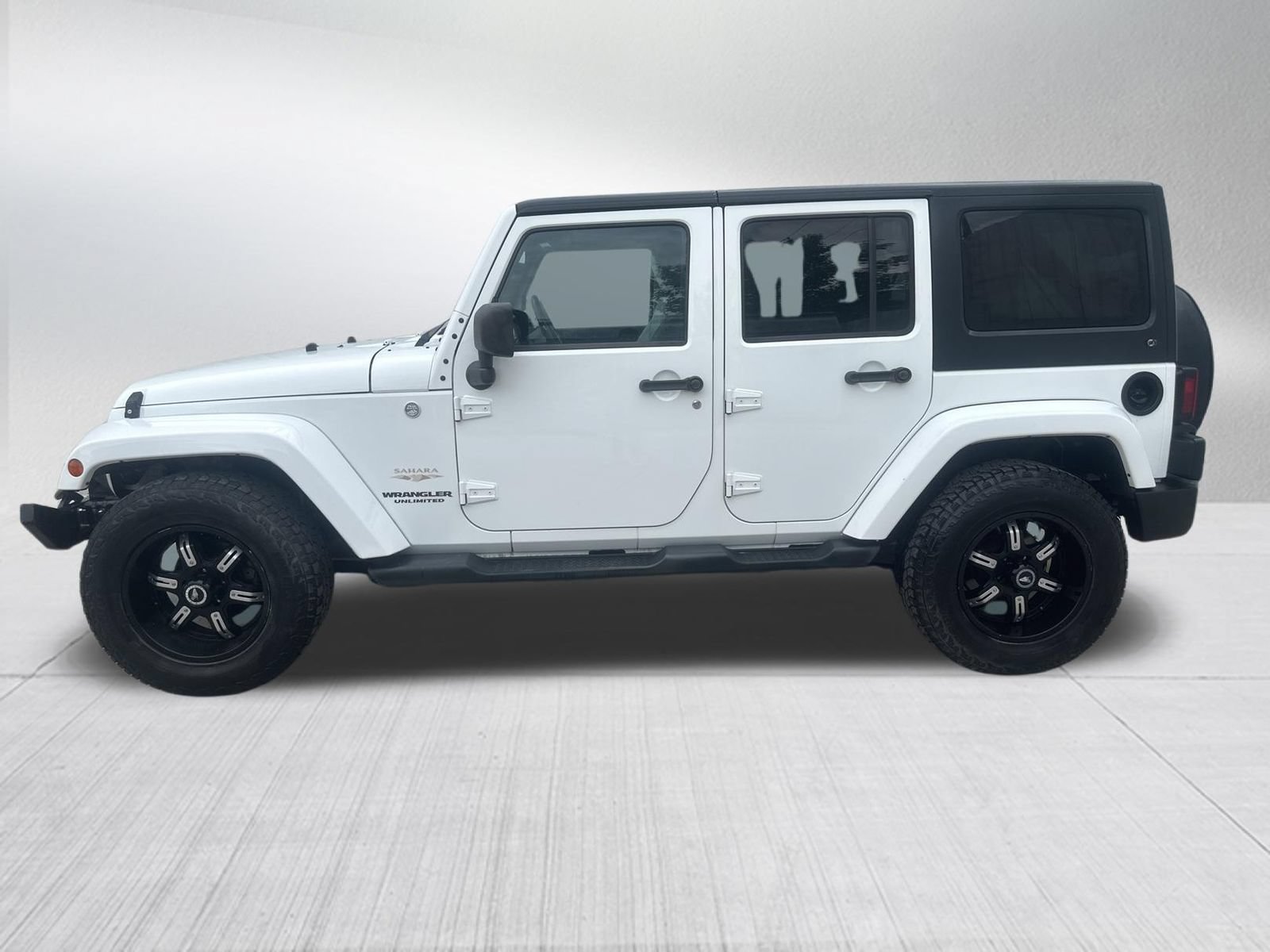 Used 2013 Jeep Wrangler Unlimited Sahara AWD/4WD image 4
