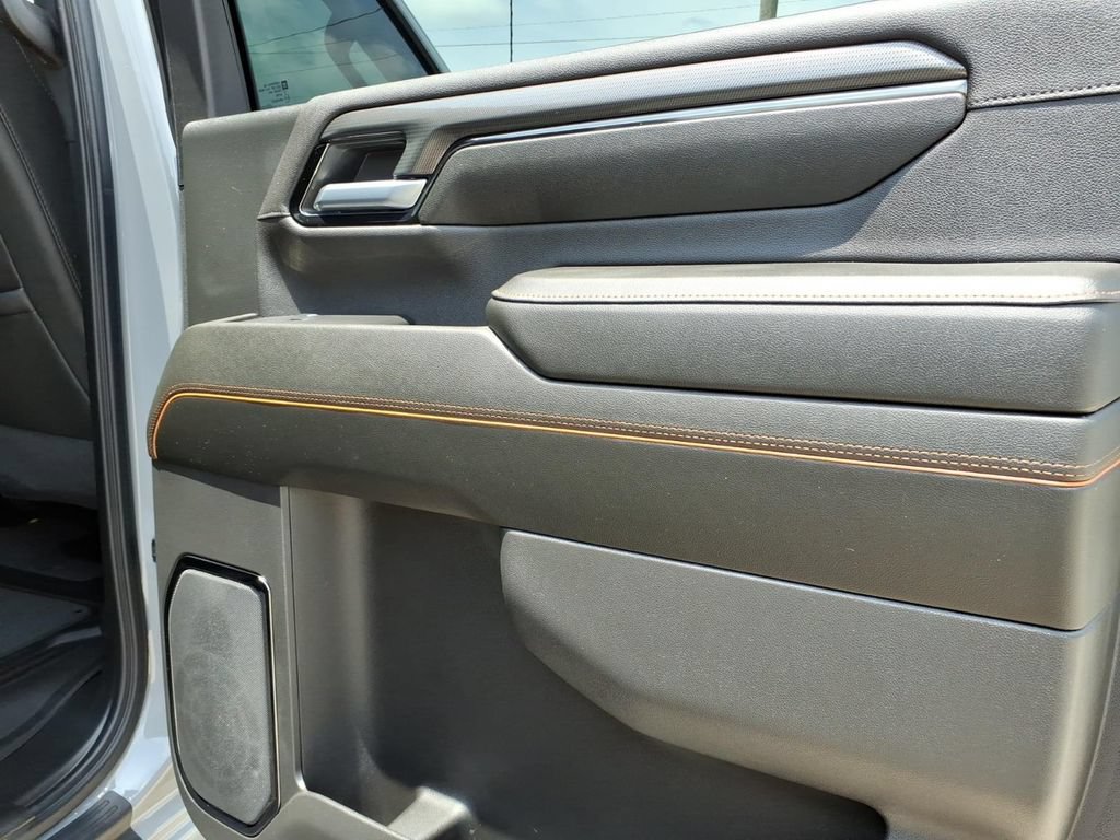 Used 2024 GMC Sierra 2500 AT4 w/ AT4 Premium Plus Package AWD/4WD image 15