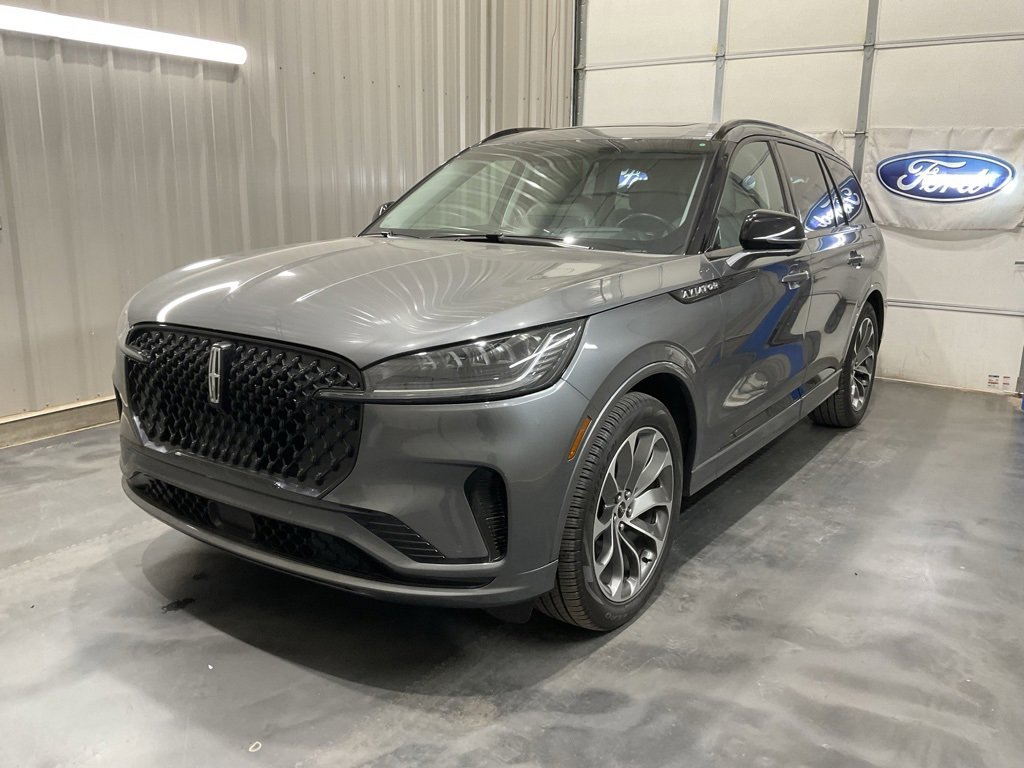 Used 2025 Lincoln Aviator Premiere w/ Jet Appearance Package image 3