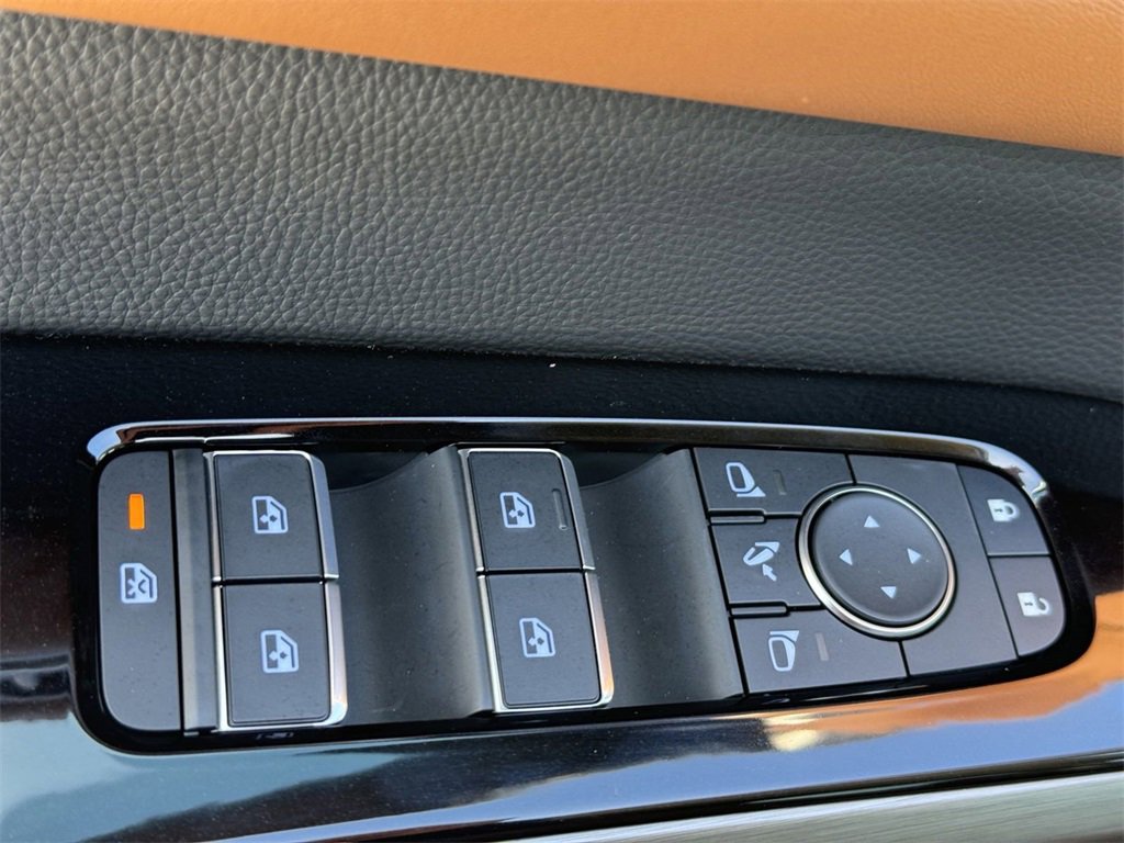 New 2025 Nissan Pathfinder Platinum w/ Cargo Package image 17