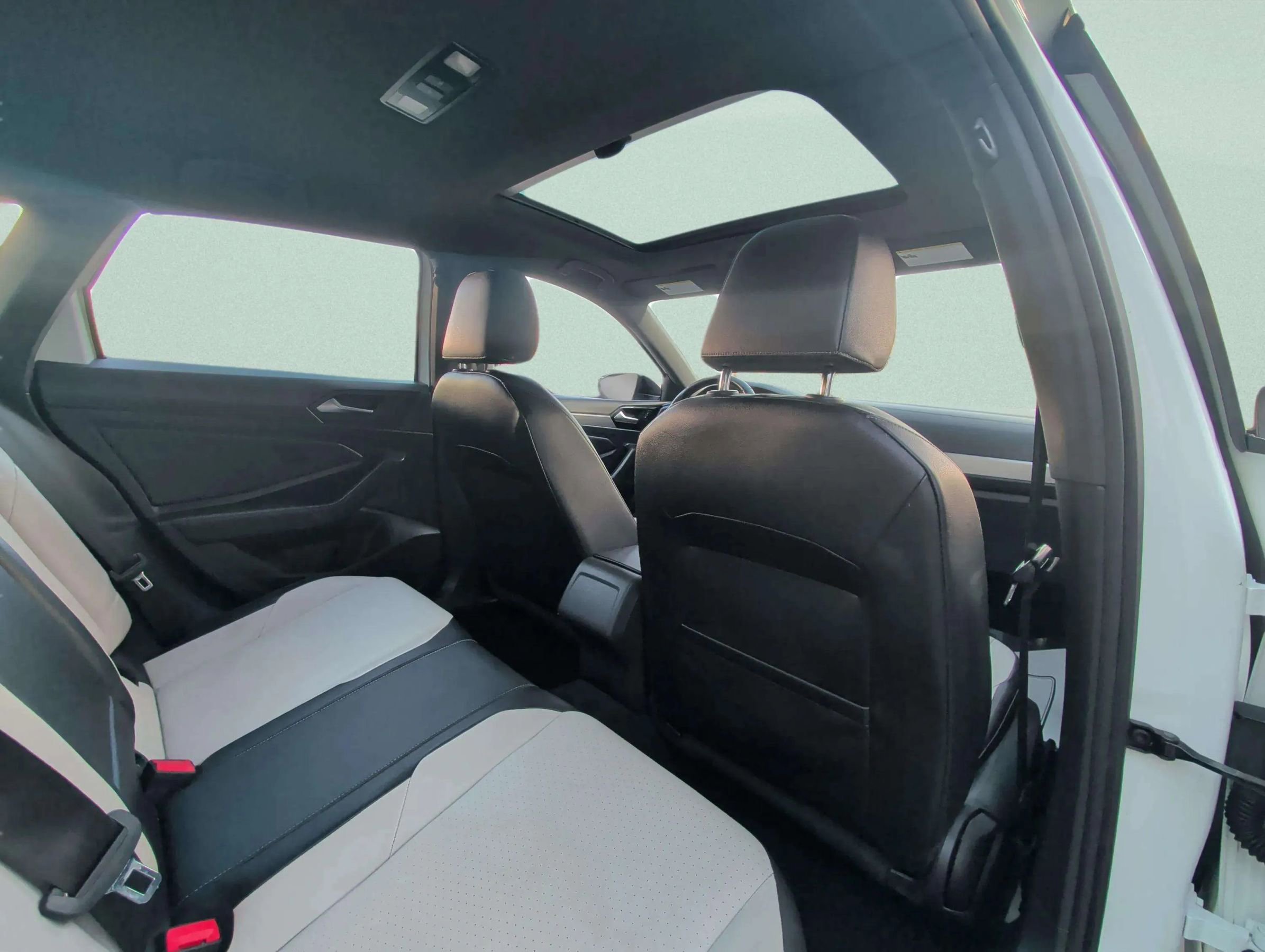 Used 2019 Volkswagen Jetta R-Line FWD image 25