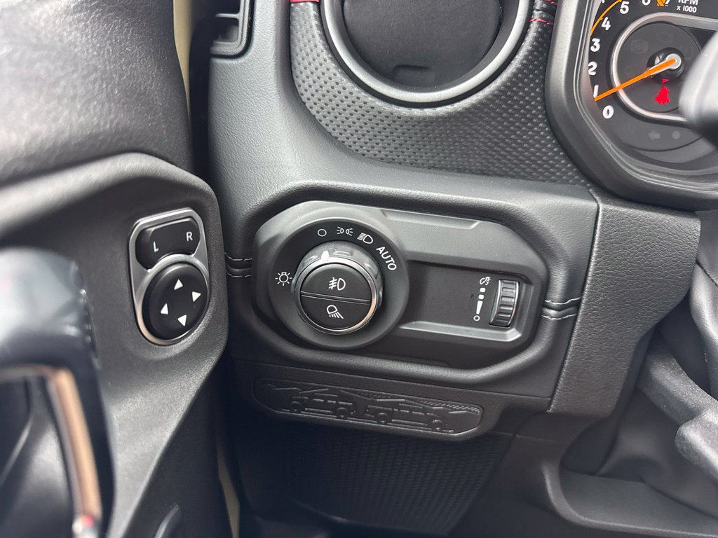 Certified 2026 Jeep Gladiator Rubicon AWD/4WD image 8