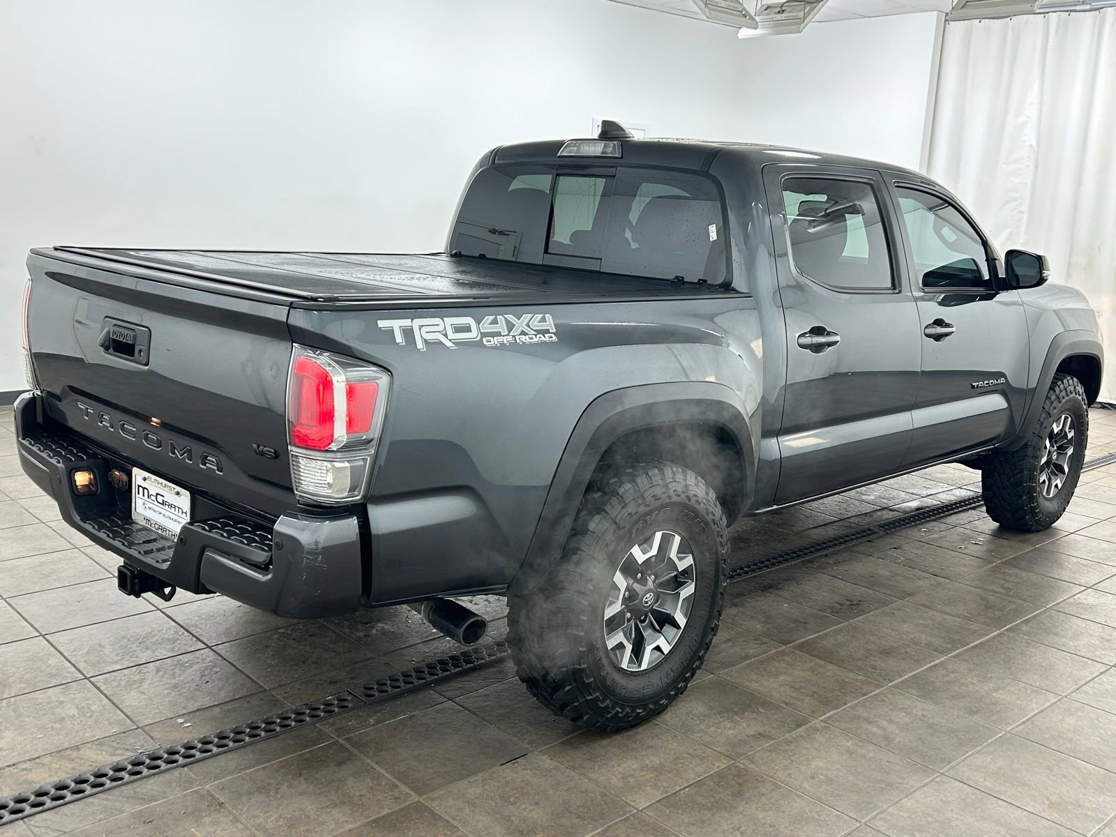 Used 2021 Toyota Tacoma TRD Off-Road w/ Technology Package image 6